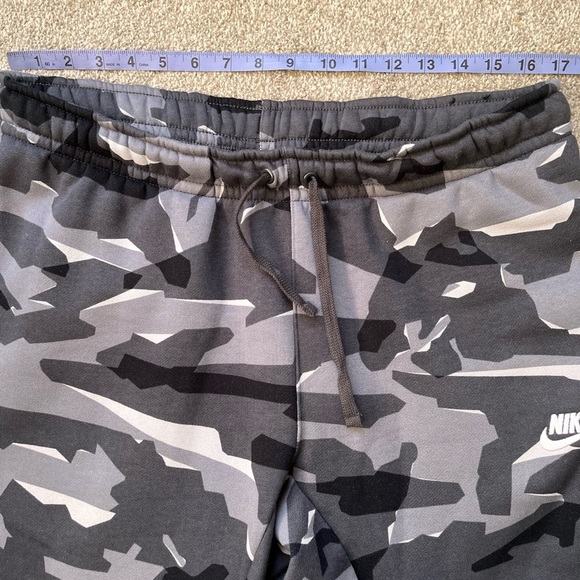Mens Nike Sportswear Club Camo Joggers Large Like NEW - Picture 9 of 13
